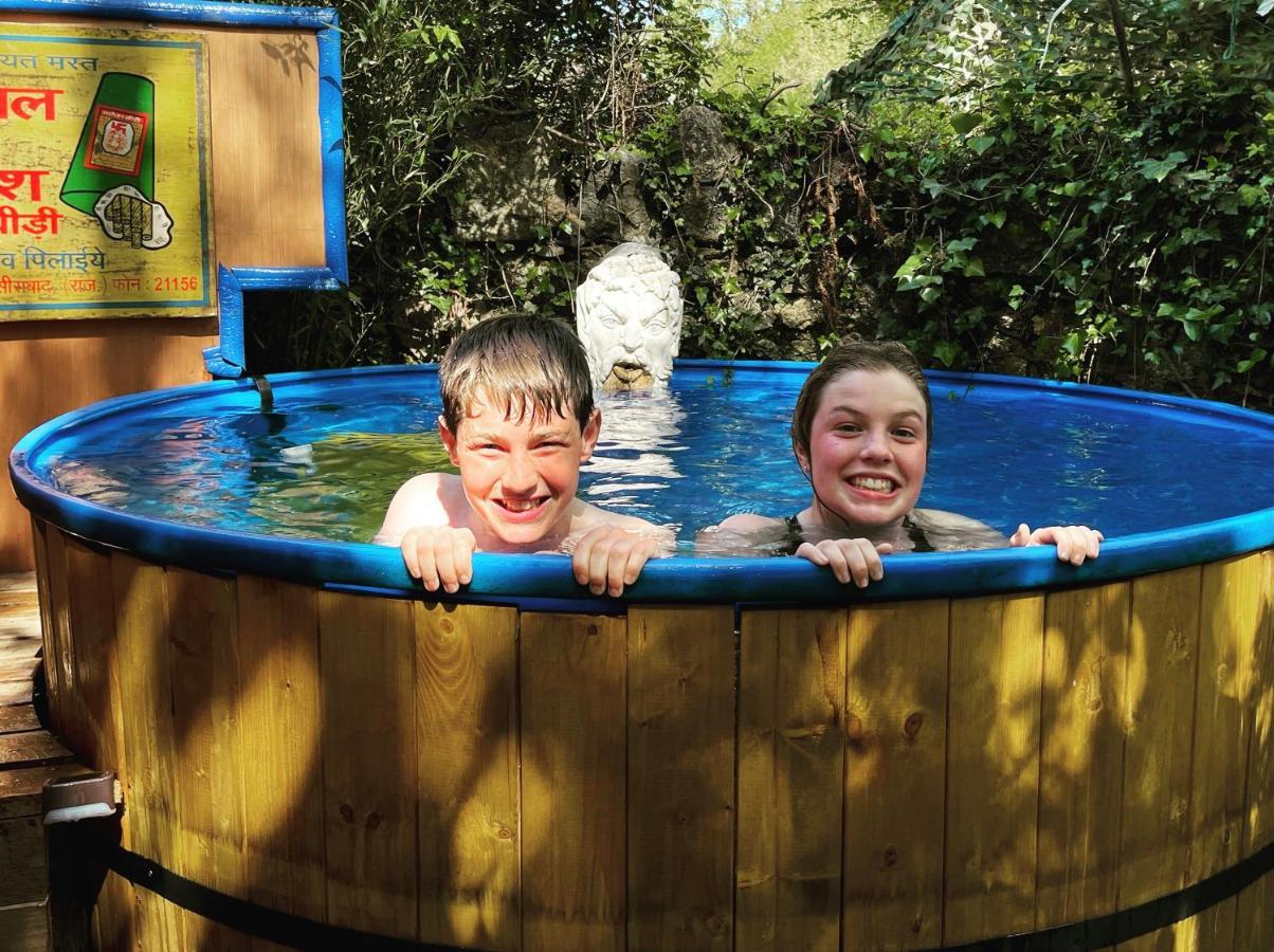 Retro Private Lodge With Hot Tub Nr Dartmoor 牛顿阿伯特 外观 照片
